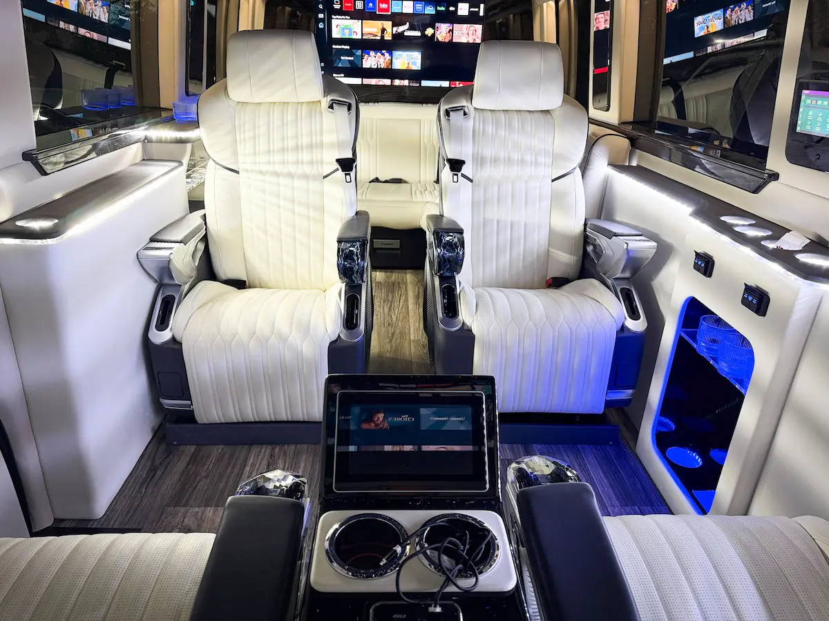MUSAT luxury fleet, NYC chauffeur service